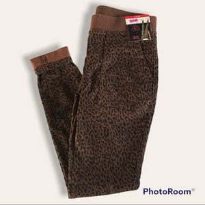 No Boundaries Leopard Print Mid Rise Jeggings Size Small (3-5)